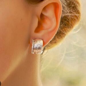 ROBERTO COIN RUBY ELEPHANT SKIN 18K GOLD DIAMOND 19mm Huggie HOOP EARRINGS